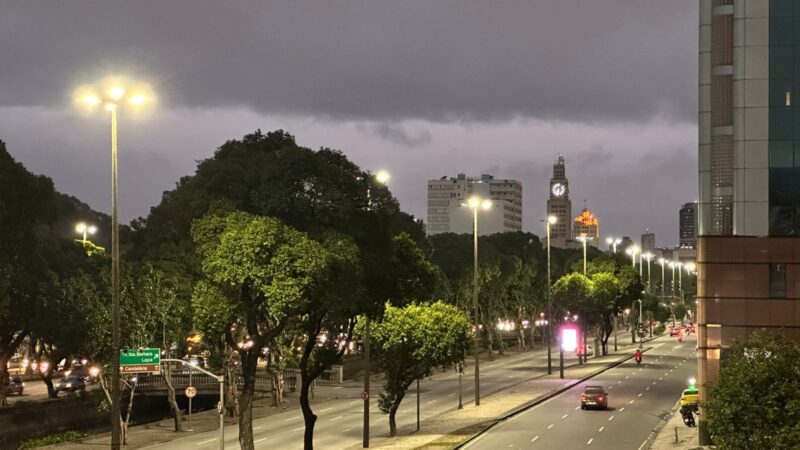 Chuva fraca e máxima de 26°C previstos no Rio neste sábado (23/11) | Confira a previsão para os próximos dias