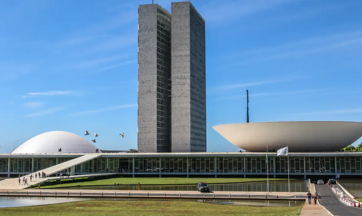 Planalto realizou pagamentos rápidos de emendas para acalmar Congresso e garantir aprovação de pacote